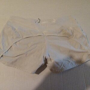 Lululemon Womans Size 6 White Shorts